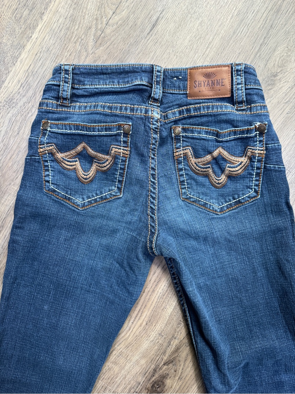 Shyanne Women's Medium Blue Bootcut Denim Jeans - Size 28W x 36L - Picture 13 of 16